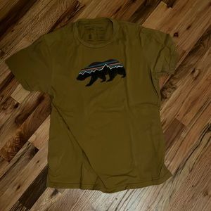 Patagonia Bear Slim Fit Large Shirt